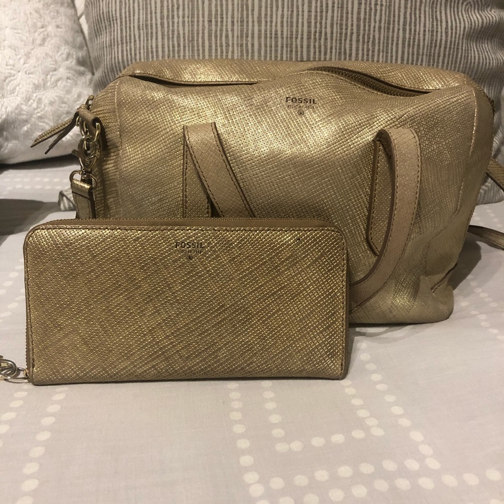 Fossil gold crossbody purse with wallet see pics